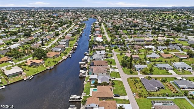 3221 SE 10th AVE, Cape Coral, FL 33904