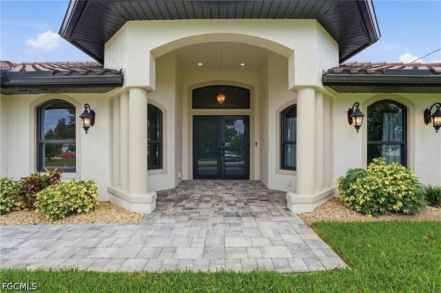 3221 SE 10th AVE, Cape Coral, FL 33904
