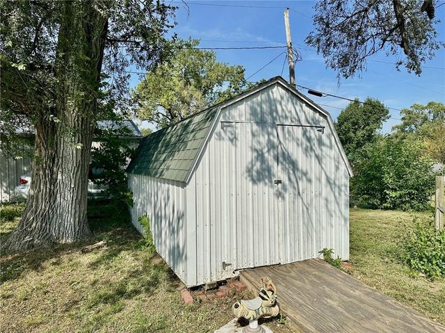 2205 Chicago Street, Trenton, MO 64683