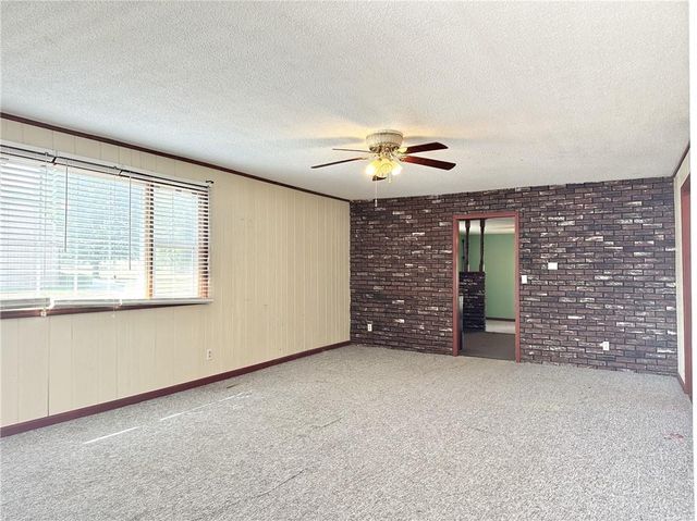 2205 Chicago Street, Trenton, MO 64683