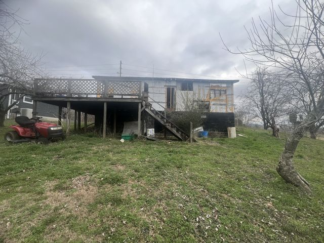 818 Upper Ferry Rd, Carthage, TN 37030