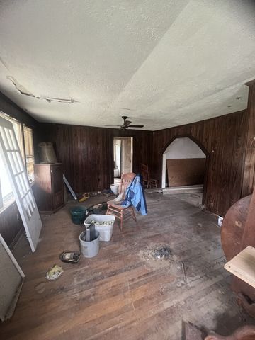 818 Upper Ferry Rd, Carthage, TN 37030