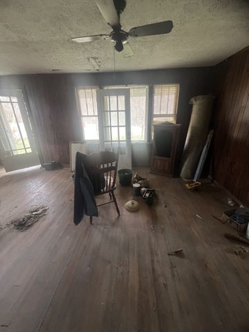 818 Upper Ferry Rd, Carthage, TN 37030