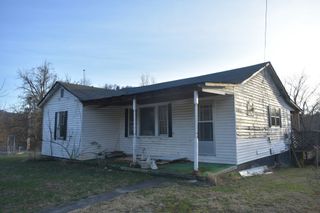 818 Upper Ferry Rd, Carthage, TN 37030