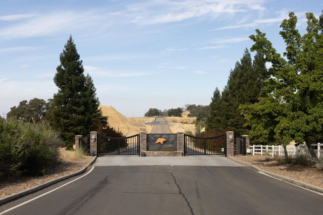 20655 Sunset Hills Drive, Cottonwood, CA 96022