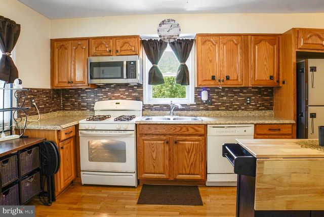 2114 COLUMBIA AVENUE, Landover, MD 20785