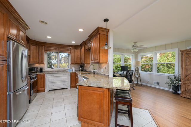 74 Fish Hawk Drive, Middletown, NJ 07748