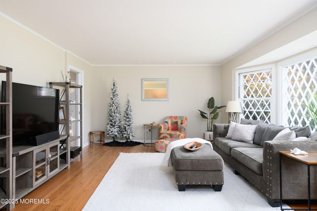 74 Fish Hawk Drive, Middletown, NJ 07748