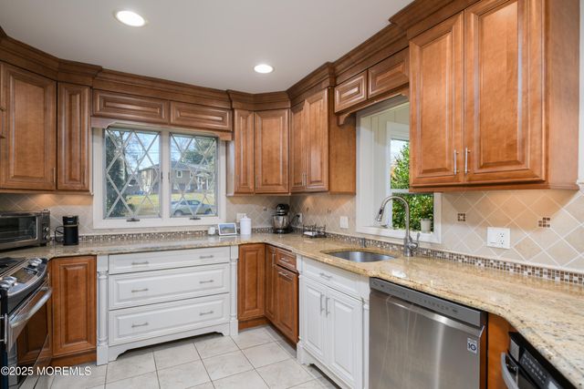 74 Fish Hawk Drive, Middletown, NJ 07748