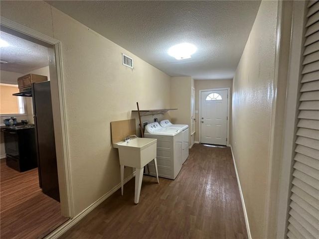 104 2nd St, Gregory, TX 78359
