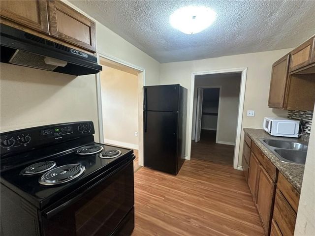 104 2nd St, Gregory, TX 78359