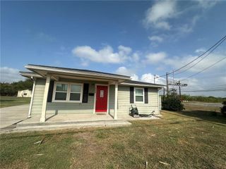 104 2nd St, Gregory, TX 78359