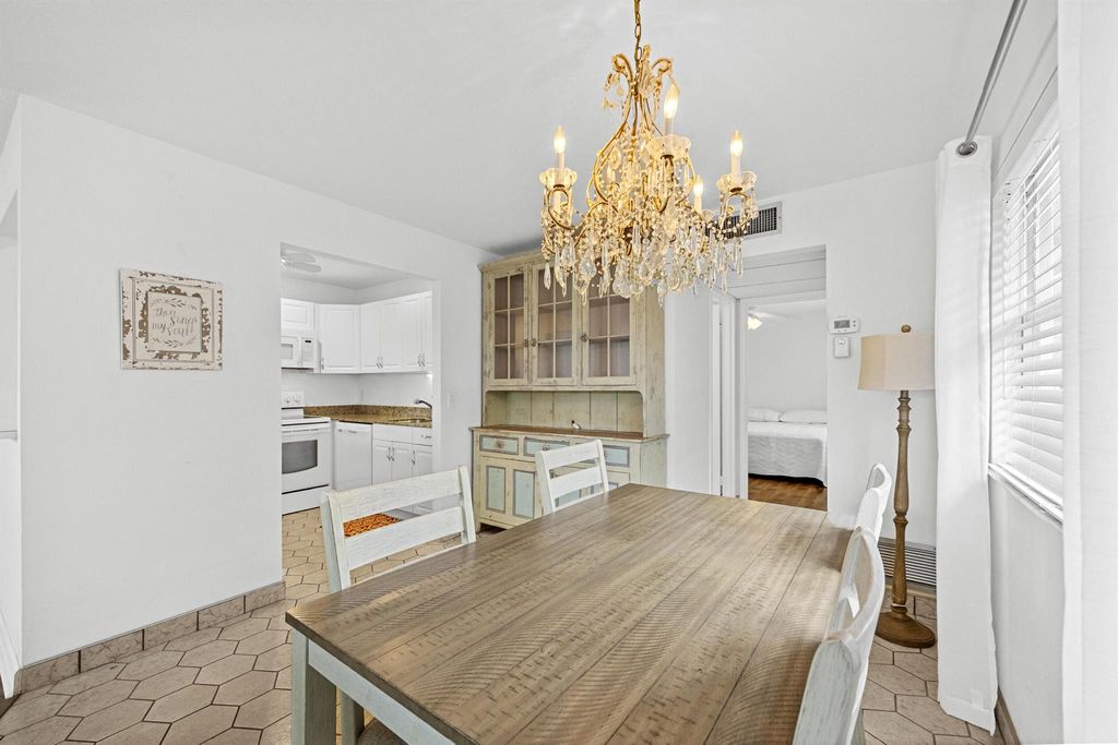 Image 10 of property listing at 223 Tuscany D, Delray Beach, FL 33446