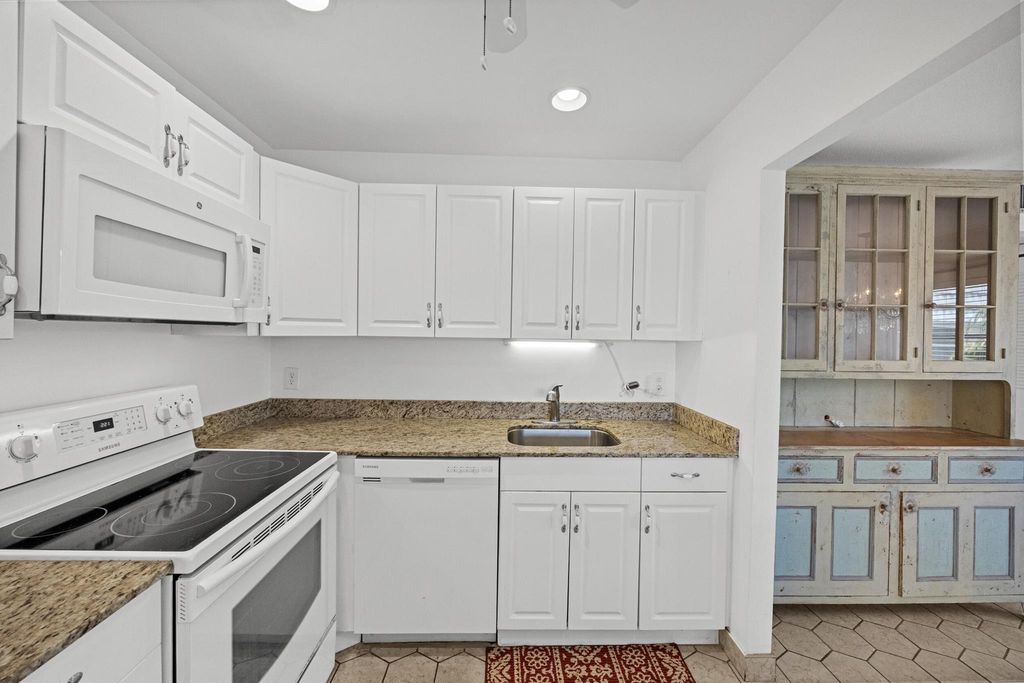 Image 15 of property listing at 223 Tuscany D, Delray Beach, FL 33446