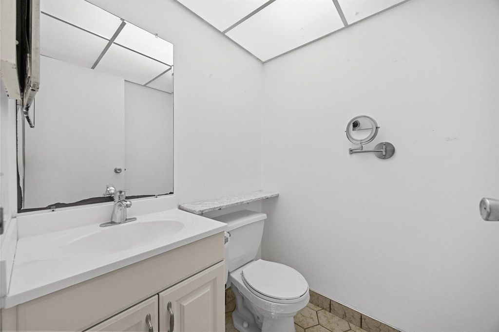 Image 24 of property listing at 223 Tuscany D, Delray Beach, FL 33446