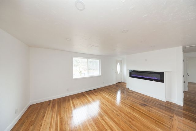 155 Southbridge Road, Oxford, MA 01537