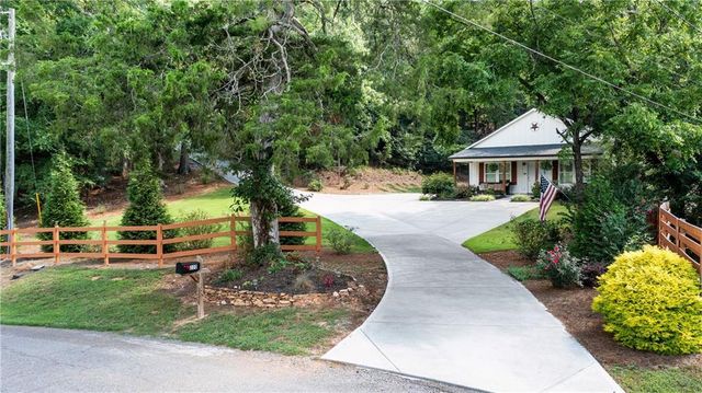 220 Long Road, Rydal, GA 30171