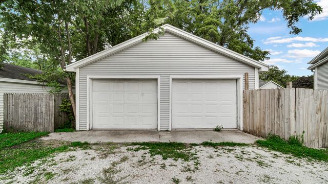 709 E Clark Street, Crown Point, IN 46307
