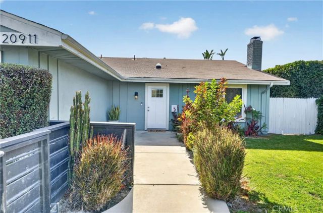 20911 Charwood, Huntington Beach, CA 92646