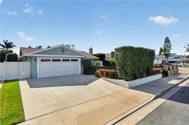 20911 Charwood, Huntington Beach, CA 92646