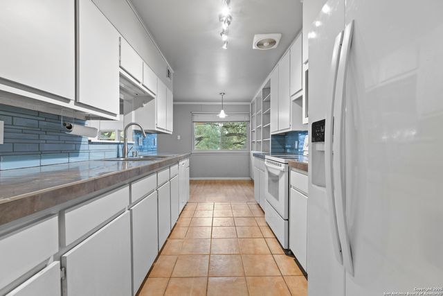 630 Patricia, San Antonio, TX 78216