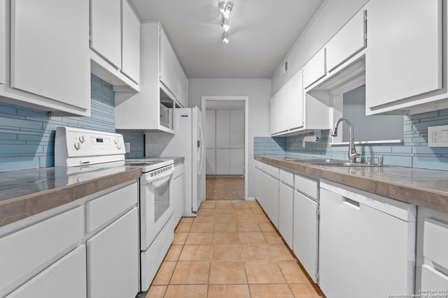 630 Patricia, San Antonio, TX 78216