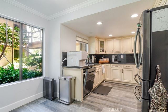 236 N Louise Street 104, Glendale, CA 91206