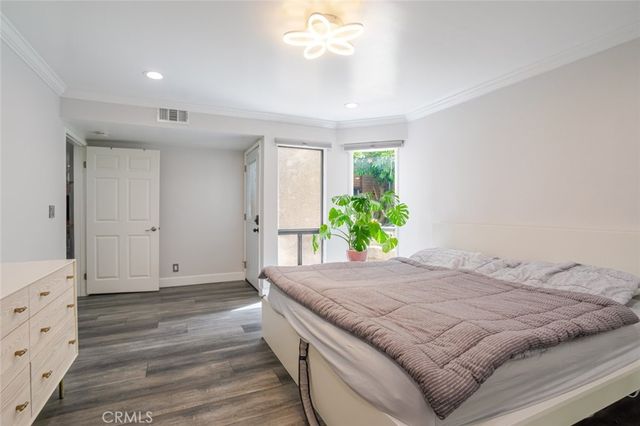 236 N Louise Street 104, Glendale, CA 91206
