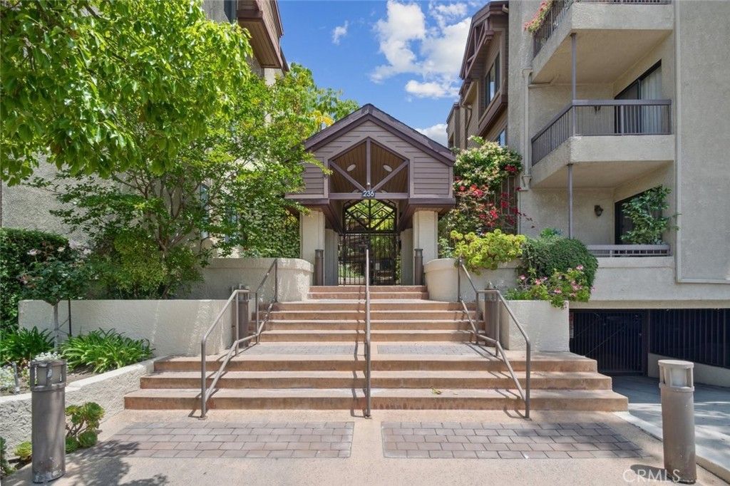 236 N Louise Street 104, Glendale, CA 91206