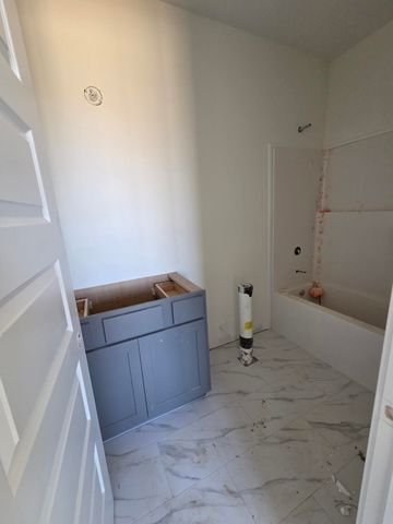 70 HAZEL CREST DR S, Oakland, TN 38060