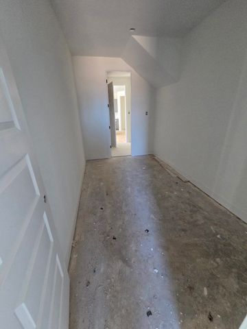 70 HAZEL CREST DR S, Oakland, TN 38060