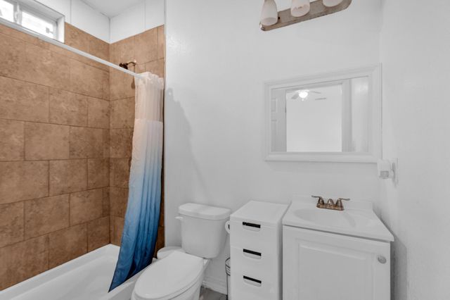 114 Crepe Myrtle PKWY, Elgin, TX 78621