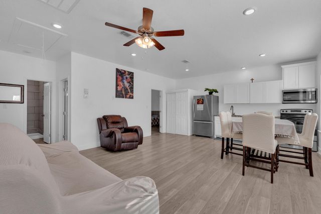 114 Crepe Myrtle PKWY, Elgin, TX 78621