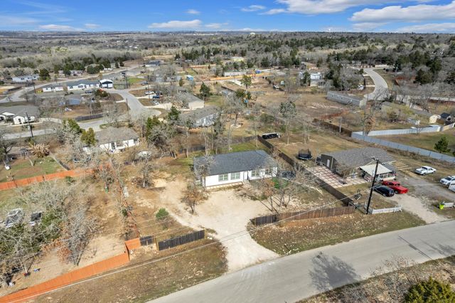 114 Crepe Myrtle PKWY, Elgin, TX 78621