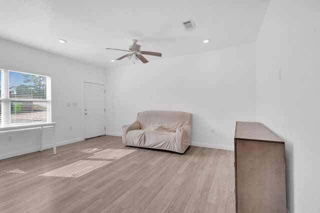 114 Crepe Myrtle PKWY, Elgin, TX 78621