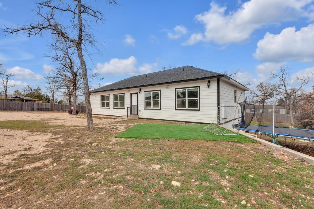 114 Crepe Myrtle PKWY, Elgin, TX 78621