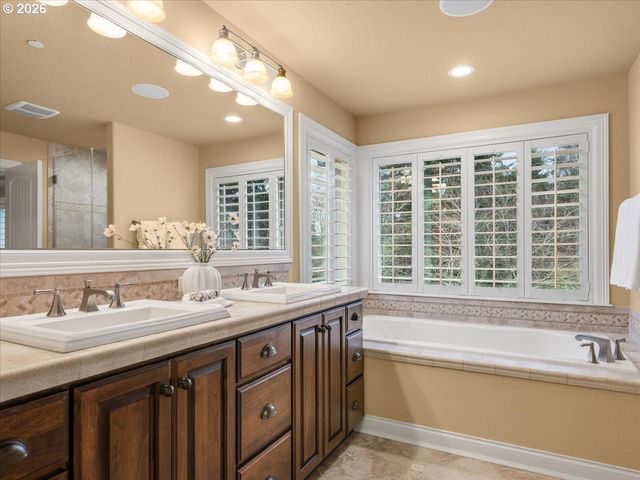 2520 Nw 12TH Cir, Camas, WA 98607