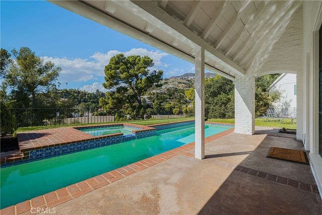 1463 Melwood Drive, Glendale, CA 91207