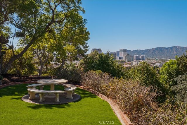 1463 Melwood Drive, Glendale, CA 91207
