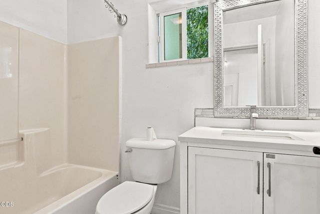 841 W 11th Street, Medford, OR 97501