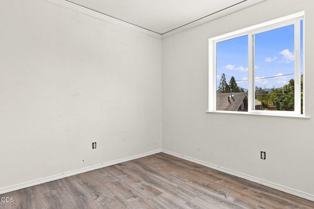 841 W 11th Street, Medford, OR 97501