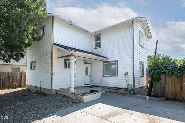 841 W 11th Street, Medford, OR 97501