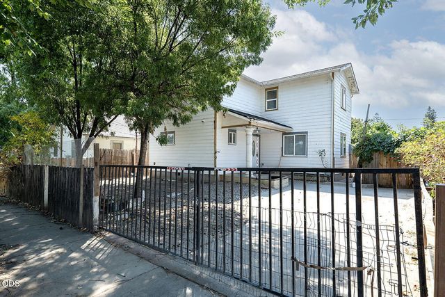 841 W 11th Street, Medford, OR 97501