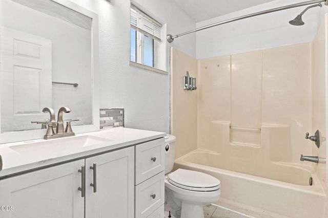 841 W 11th Street, Medford, OR 97501