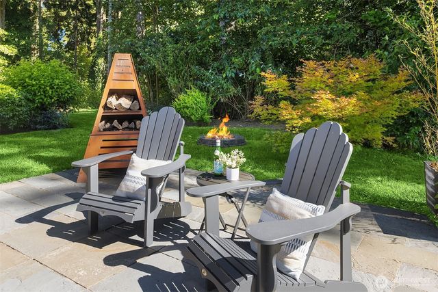 13874 LaVigne Court NE, Bainbridge Island, WA 98110