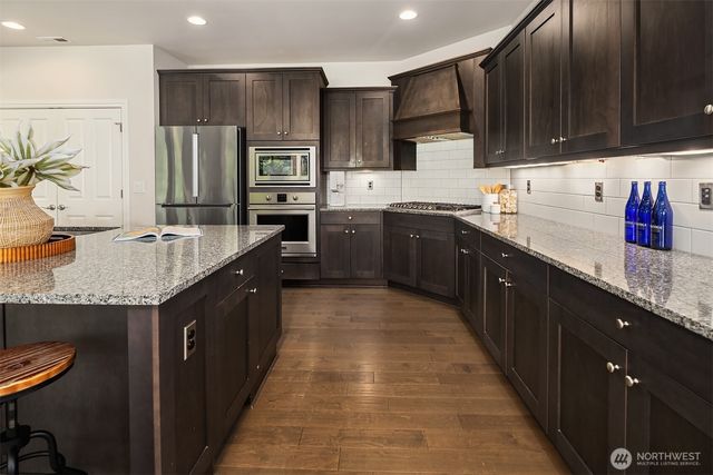 13874 LaVigne Court NE, Bainbridge Island, WA 98110