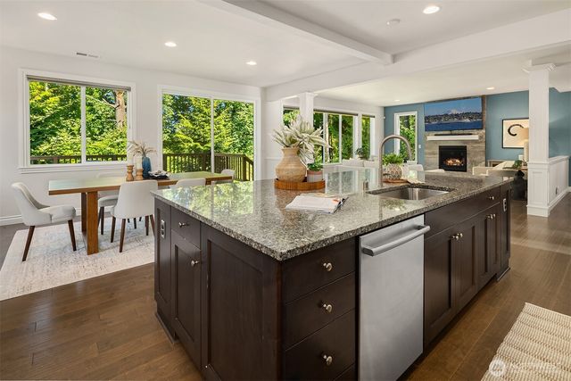 13874 LaVigne Court NE, Bainbridge Island, WA 98110