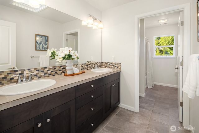 13874 LaVigne Court NE, Bainbridge Island, WA 98110