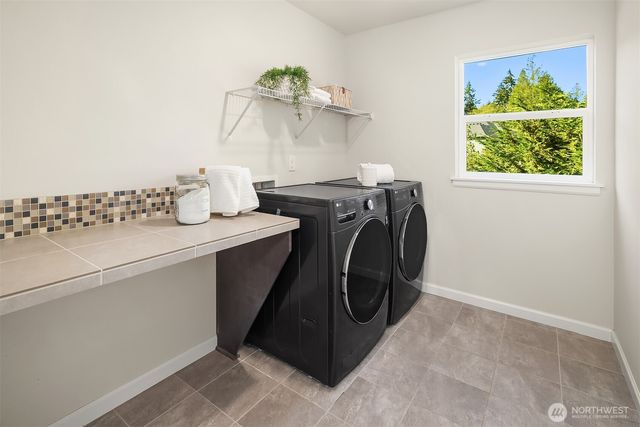 13874 LaVigne Court NE, Bainbridge Island, WA 98110
