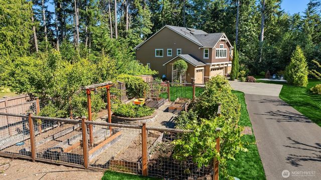 13874 LaVigne Court NE, Bainbridge Island, WA 98110